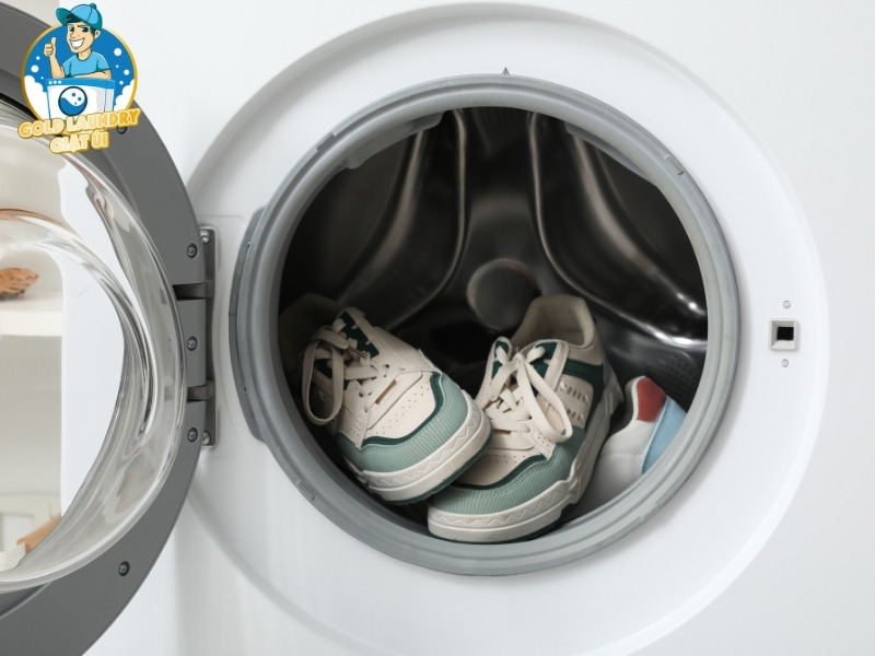 Dịch vụ vệ sinh giày Sneaker tại Quy Nhơn